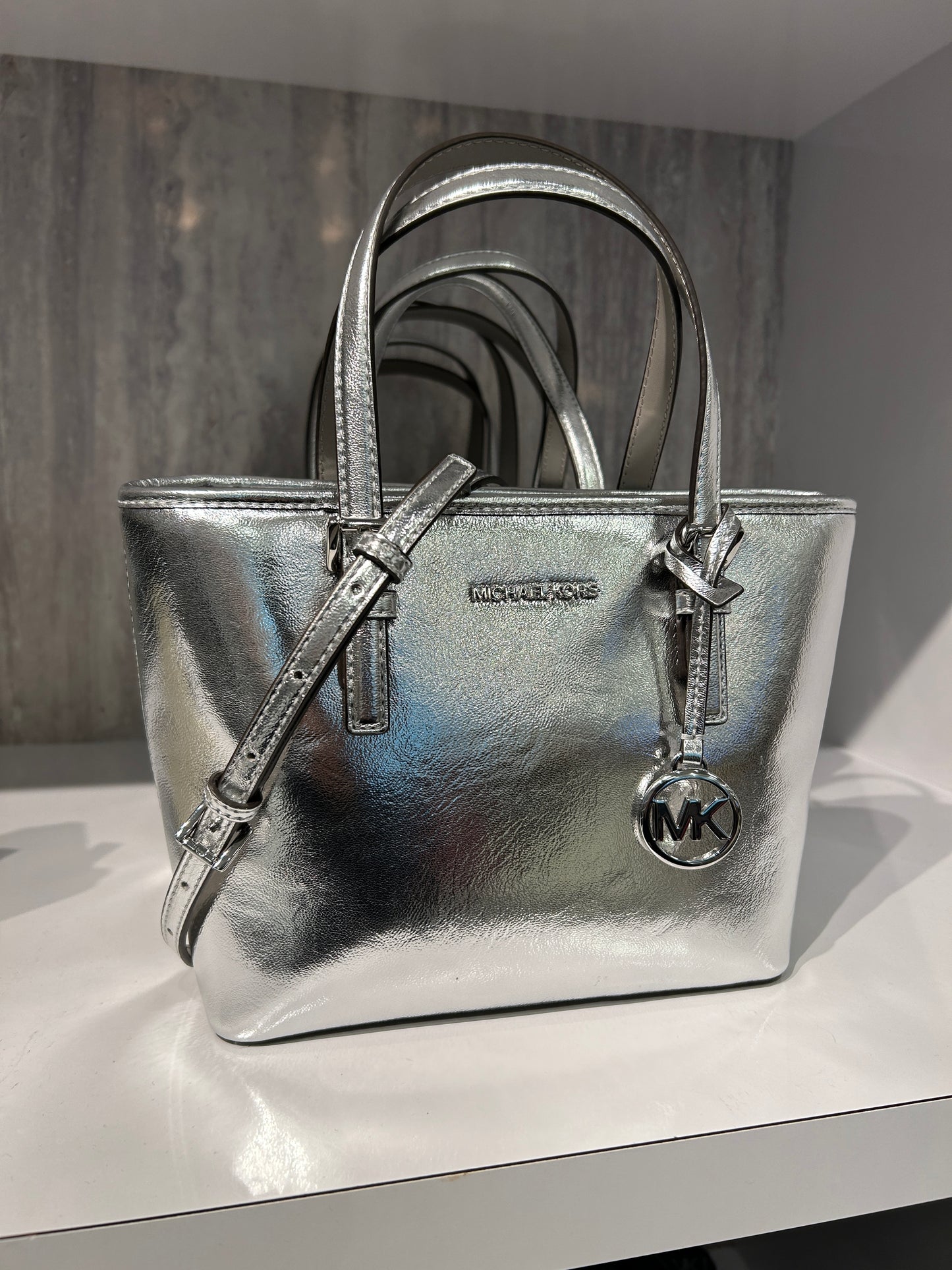 Load image into Gallery viewer, Michael Kors Jet Set Xs Carryall Tote In Metallic Silver (Pre-Order)
