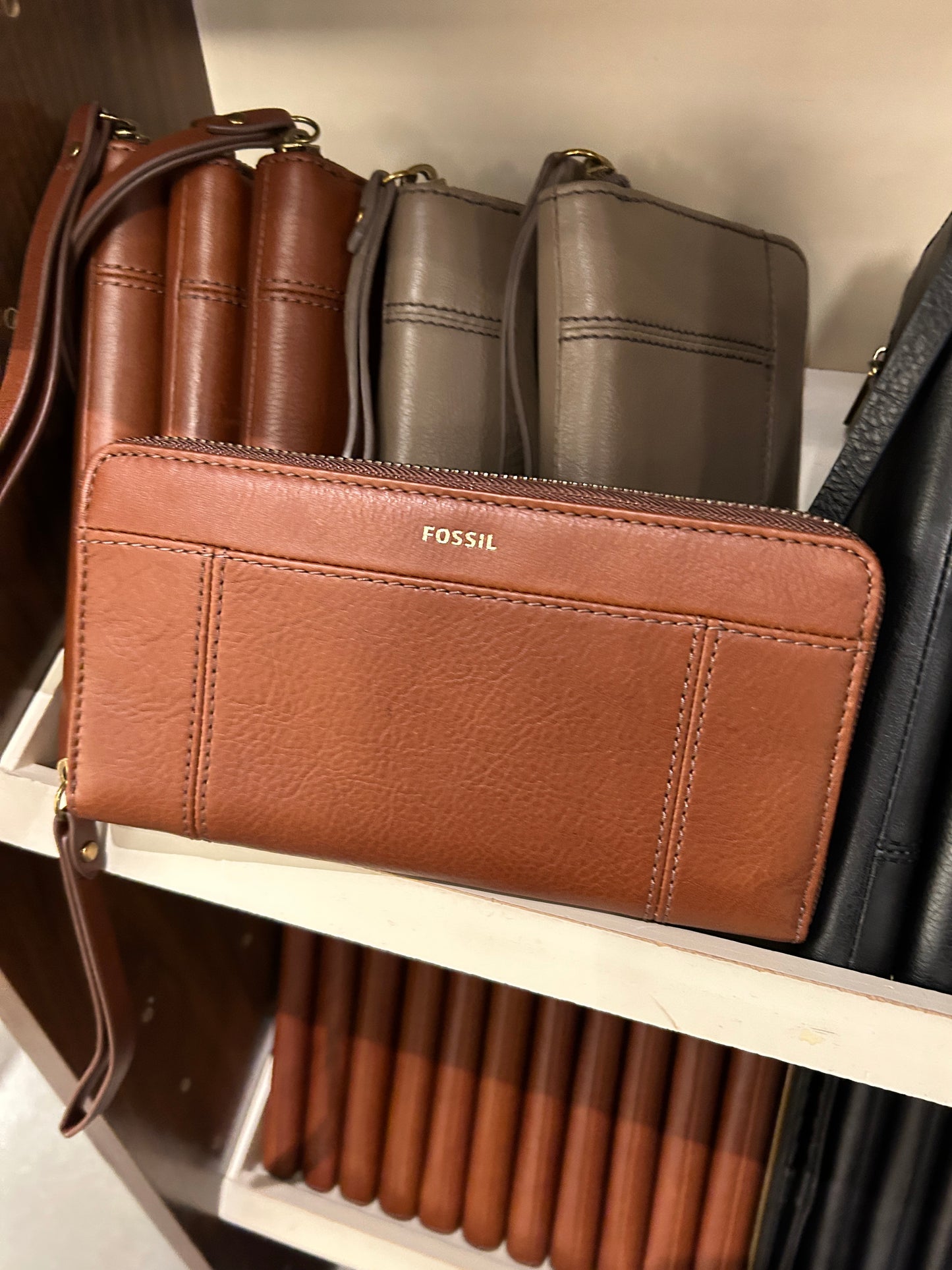 Fossil Jori Zip Clutch In Brown