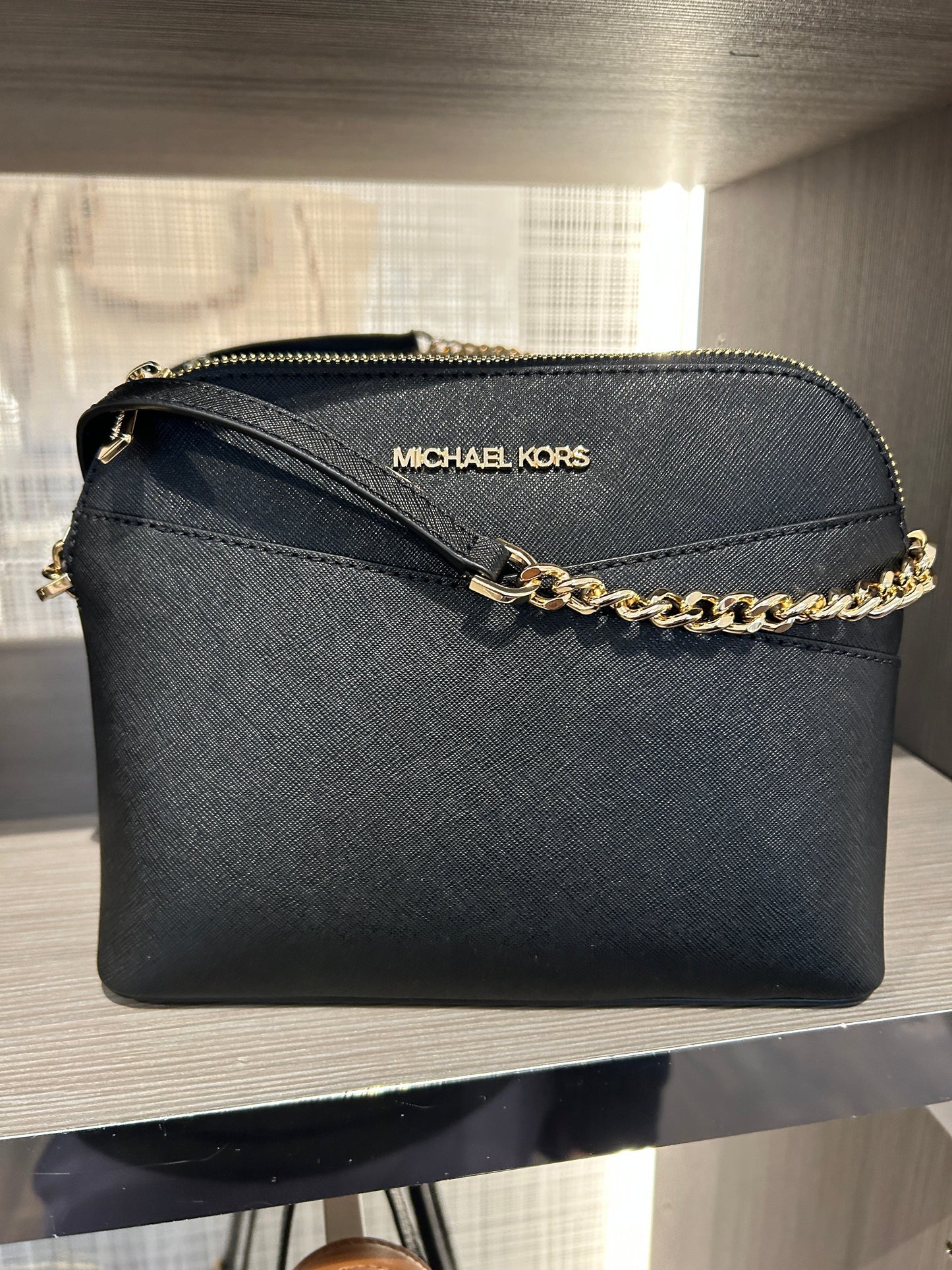 Michael kors black leather purse with gold discount hardware