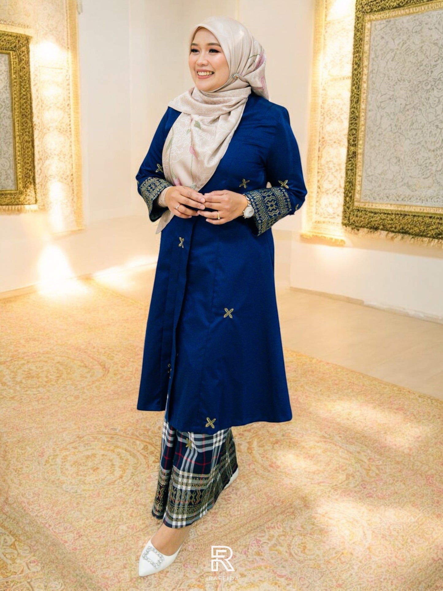 Raffida Sri Mayang In Navy Blue