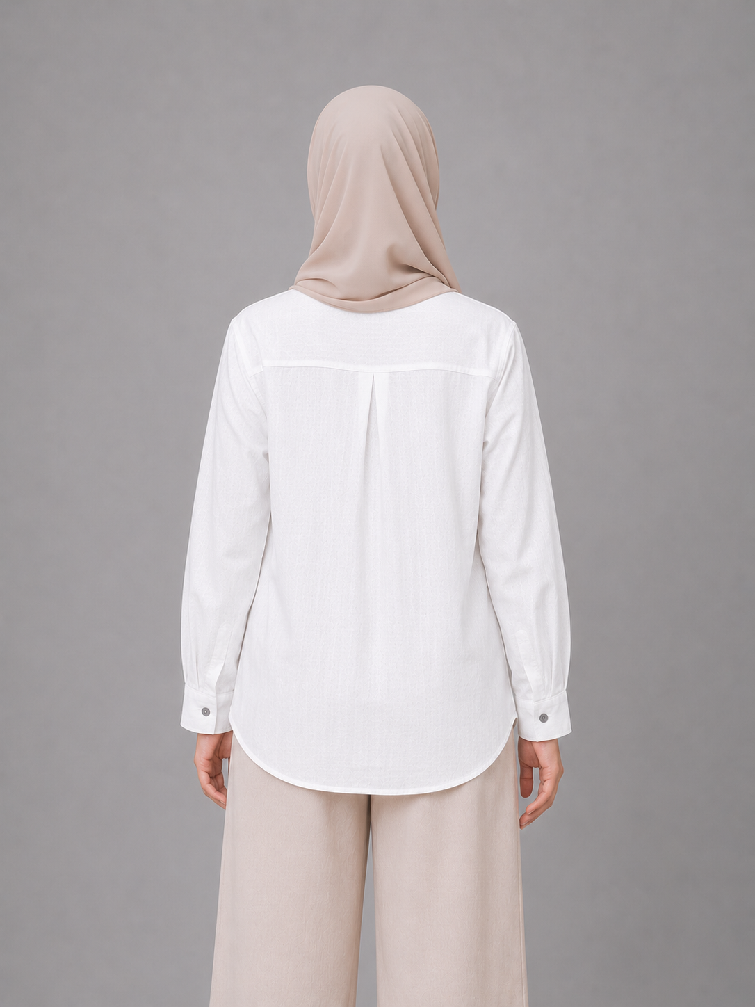 Raffida Nina Linen In White