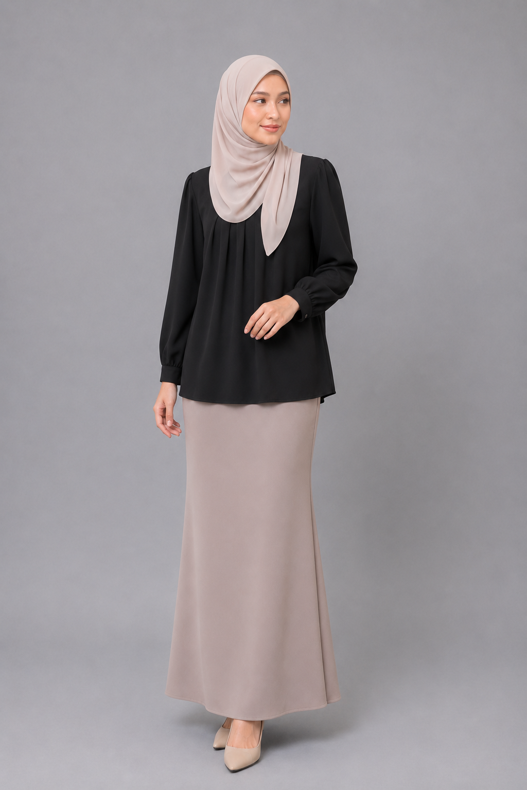 Raffida Christina In Black