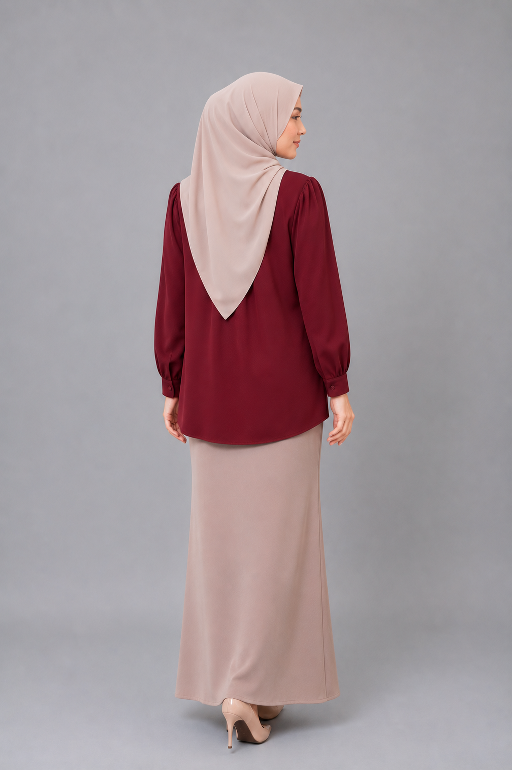 Raffida Christina In Maroon