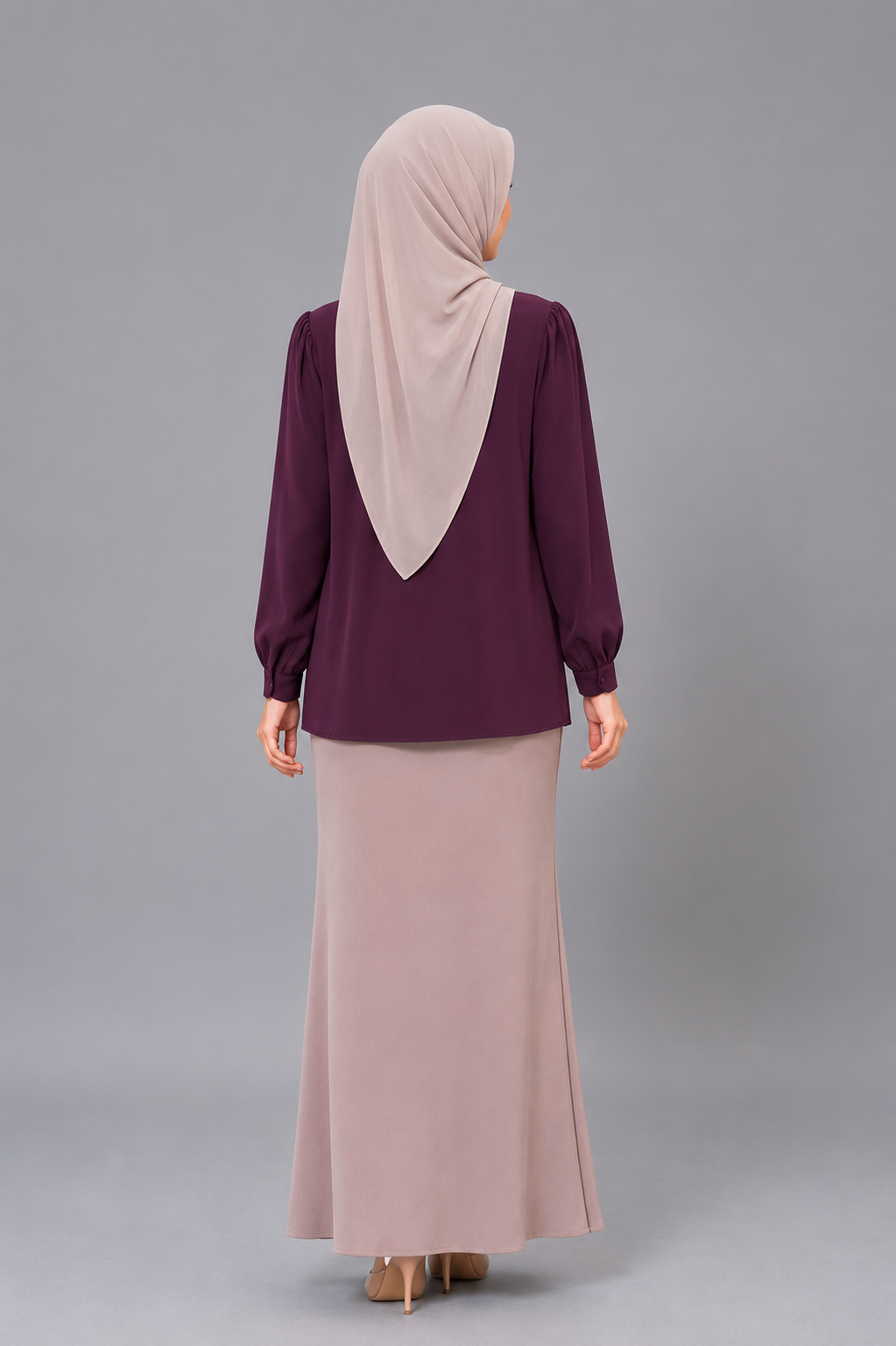 Raffida Christina In Dark Purple