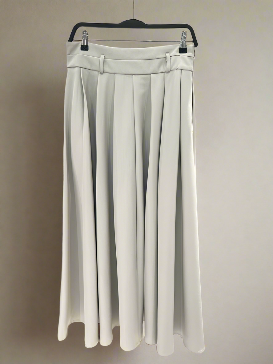 Raffida Kelly High Waist Pleated Skirt In Off White