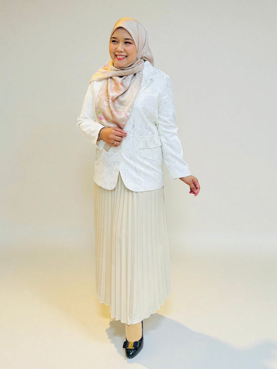 Raffida Aurora Velvet Skirt In Cream