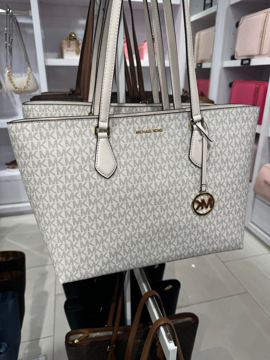 Michael Kors Sheila Large Tote In Monogram Vanilla