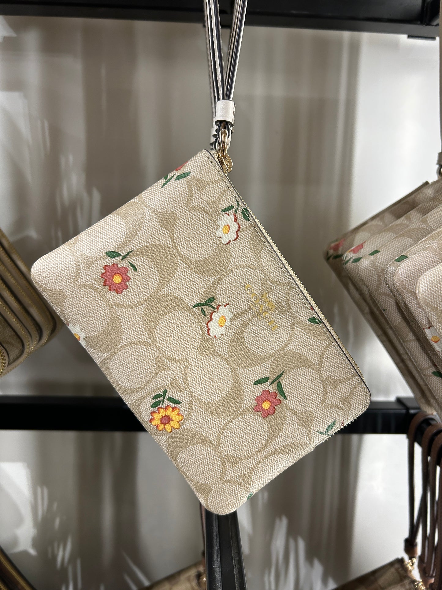 Load image into Gallery viewer, Corner Zip Wristlet In Signature Canvas With Nostalgic Ditsy Print (Pre-Order)
