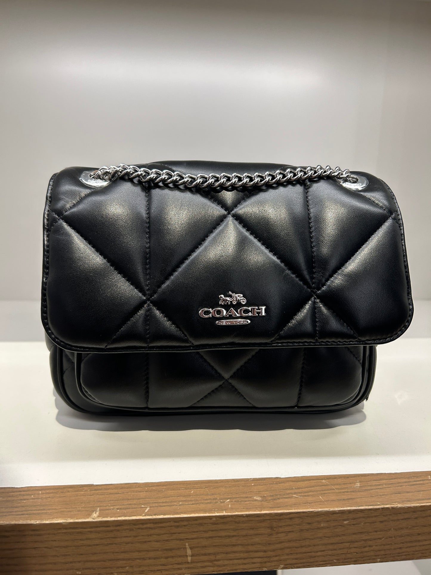 Coach Klare Crossbody 25 With Puffy Diamond Quilting In Black (Pre-order)