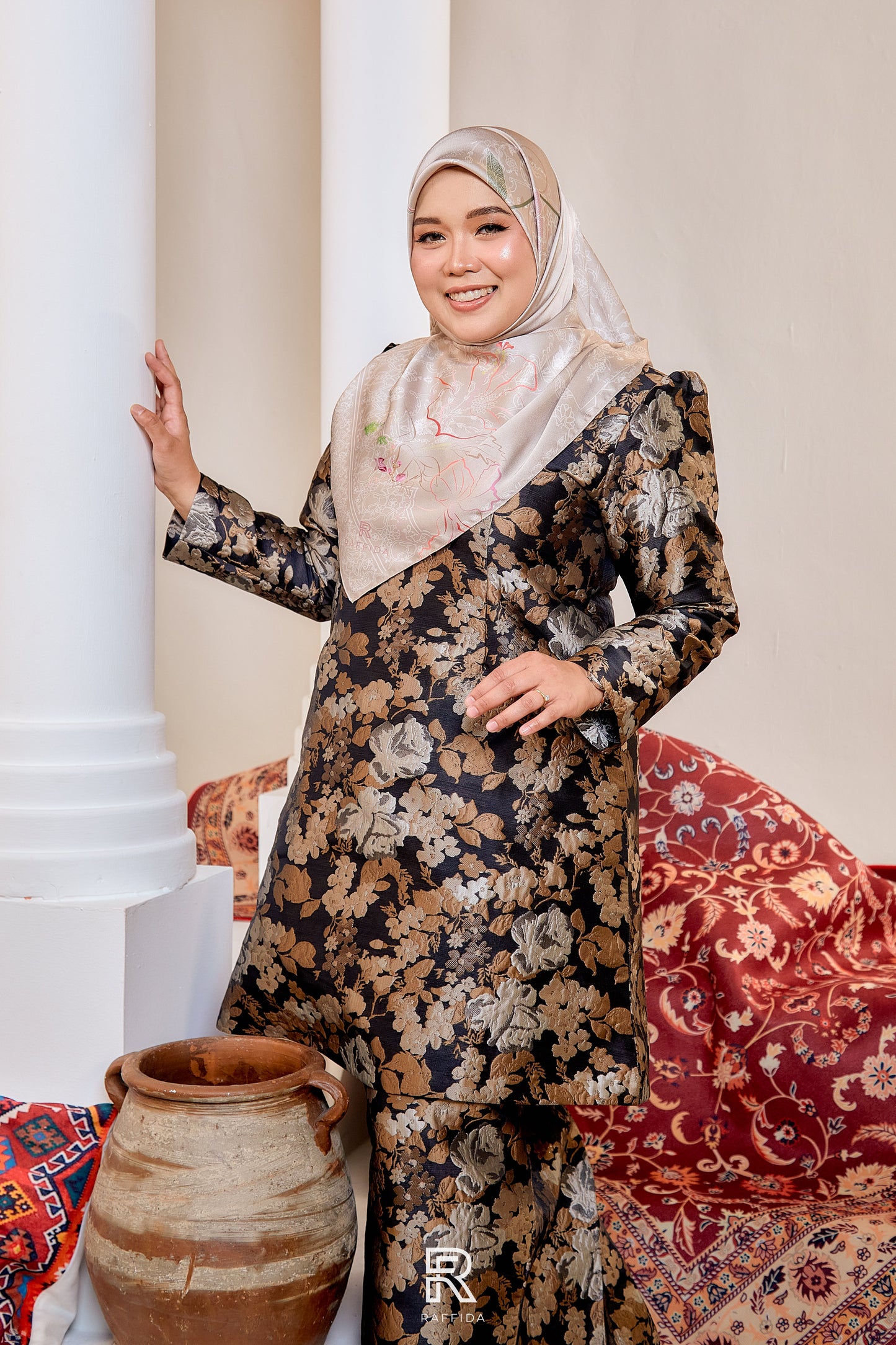 Raffida Sri Adinda In Black Champagne Gold