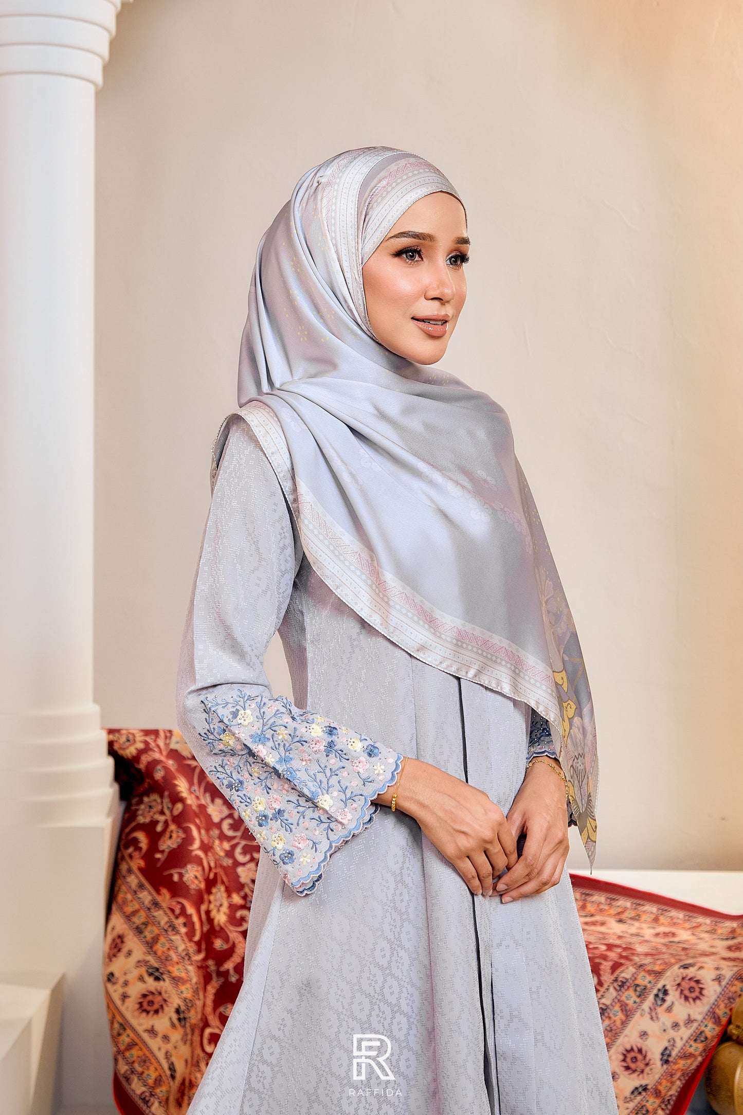 Raffida Melati Shawl In Grey