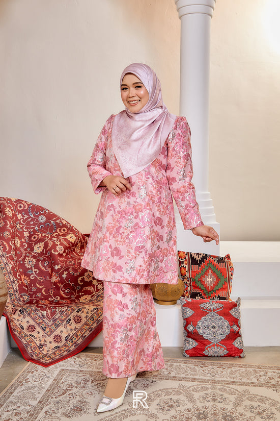 Raffida Sri Adinda In Pink