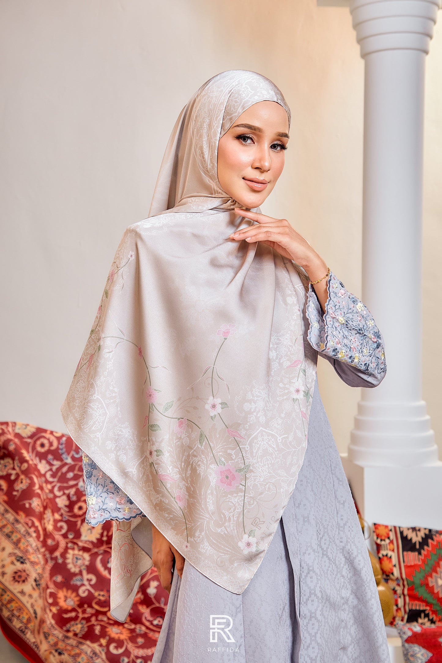 Raffida Purnama Shawl In Light Brown