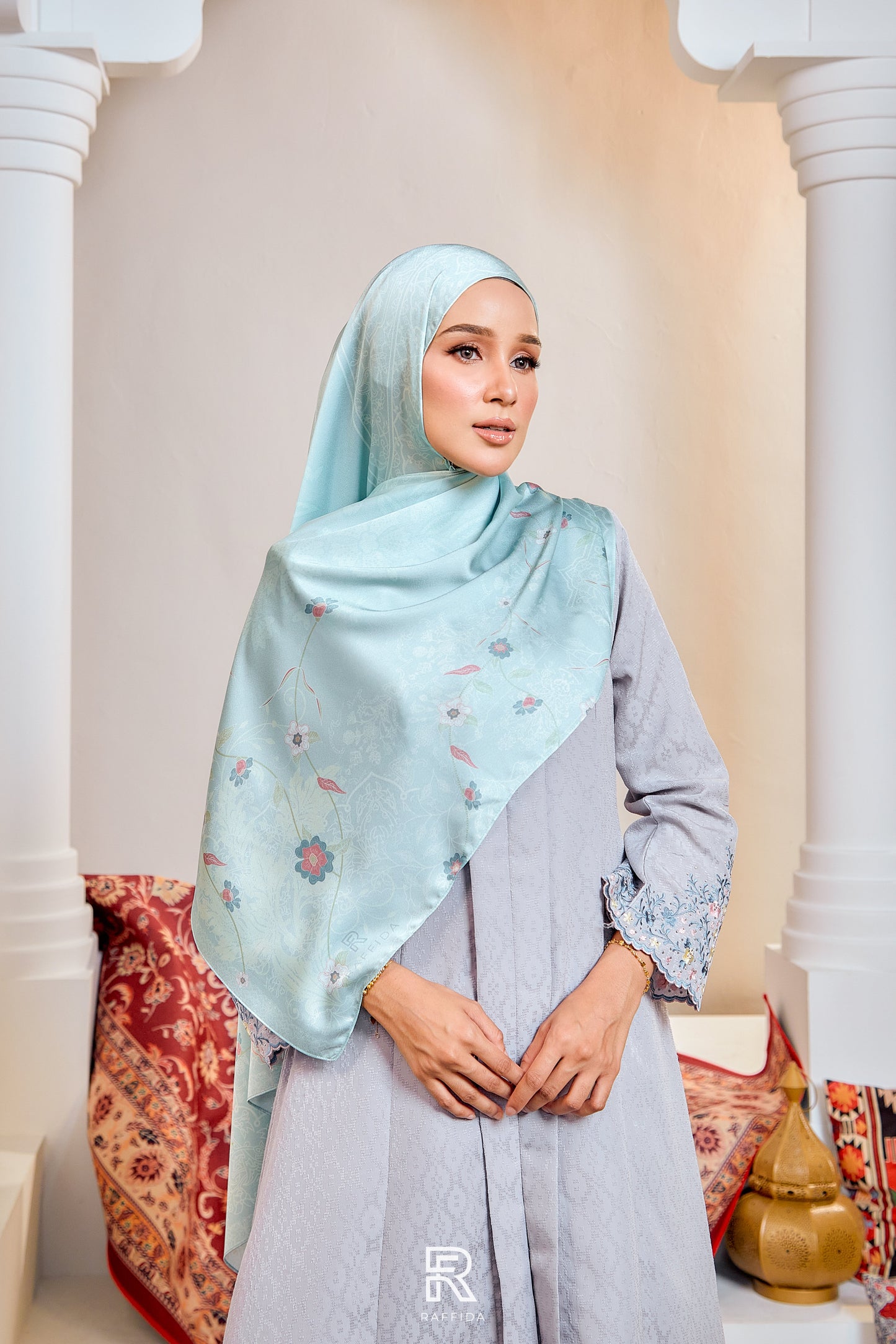 Raffida Purnama Shawl In Light Turquoise