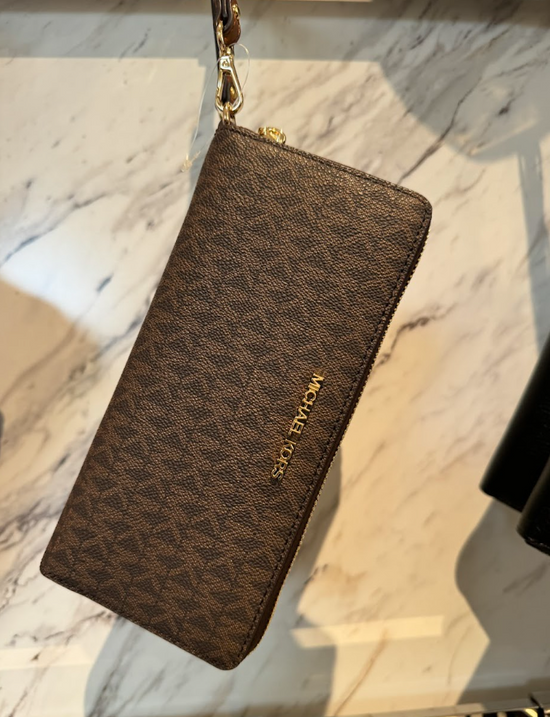 RM250 SAS Best Seller (PRE-ORDER) Michael Kors Jet Set Large Travel Wallet In Monogram Brown