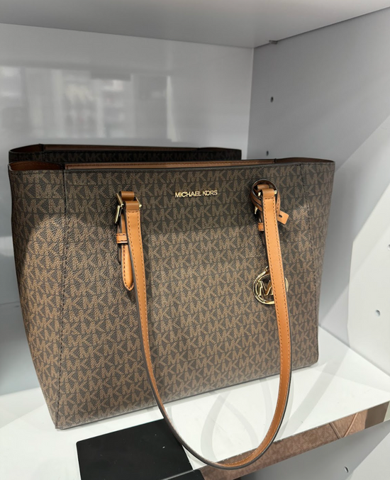 RM790 SAS Raikan Keyakinan (PRE-ORDER) Michael Kors Charlotte Large 3-In-1 Tote In Monogram Brown