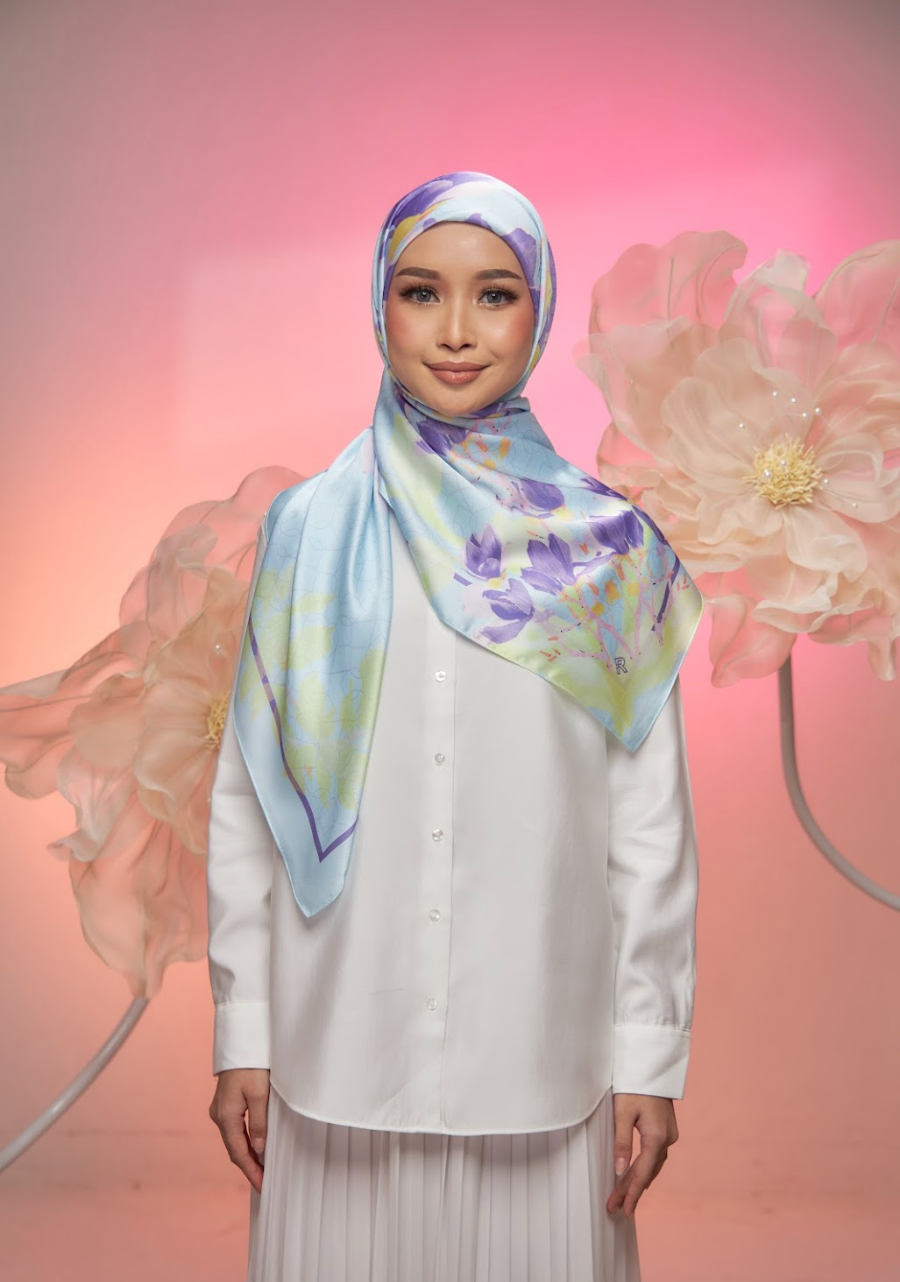 Raffida Daisy In Sky Blue Purple