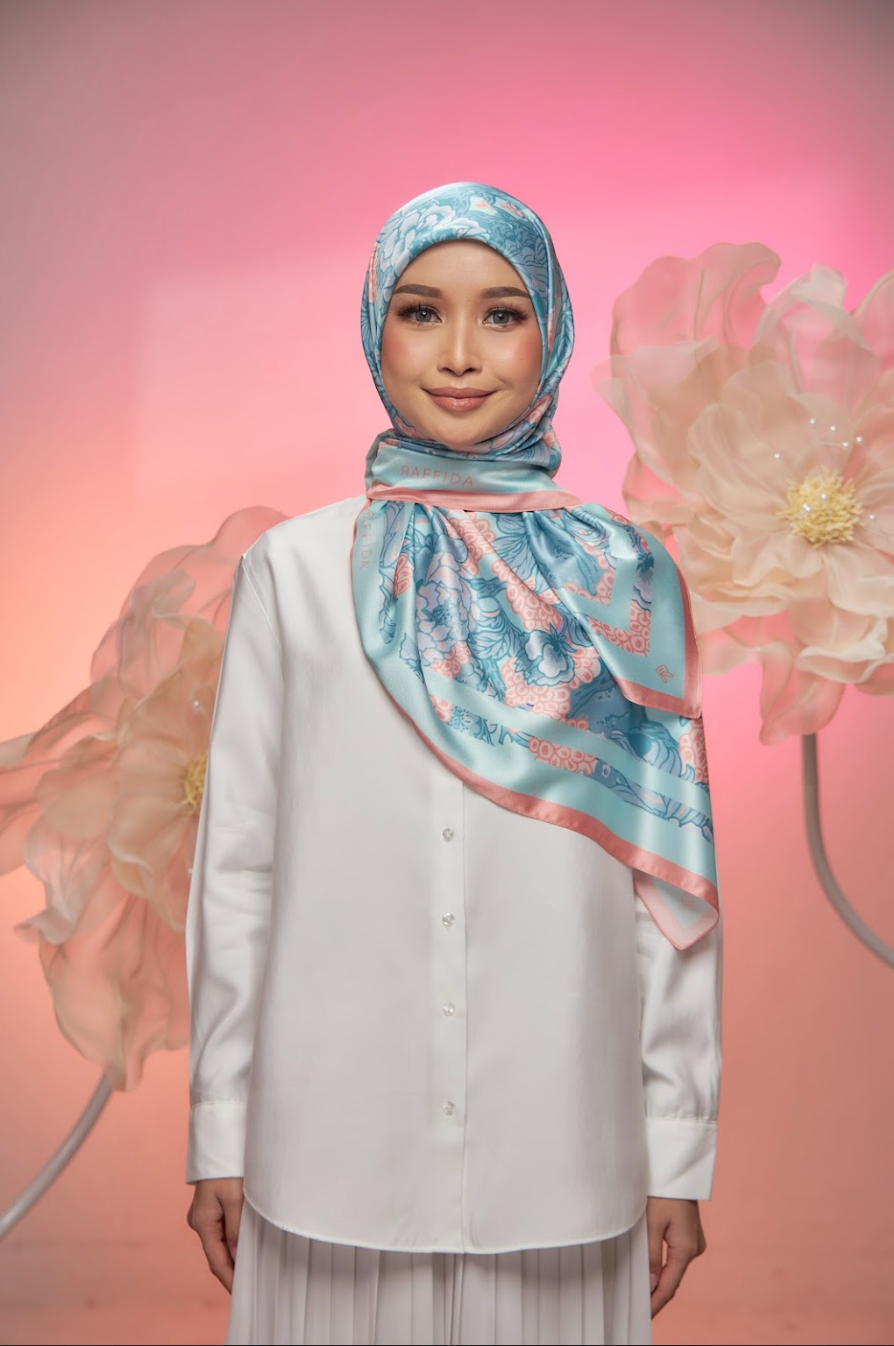 Raffida Lotus In Misty Aqua Blue Peach