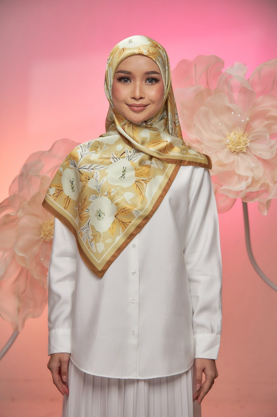 Raffida Poppy In Warm Gold Brown