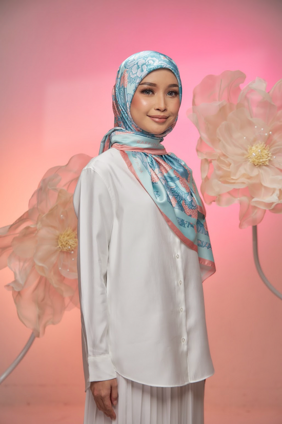 Raffida Lotus In Misty Aqua Blue Peach