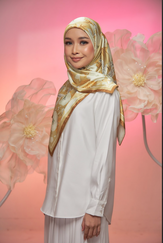 Raffida Poppy In Warm Gold Brown