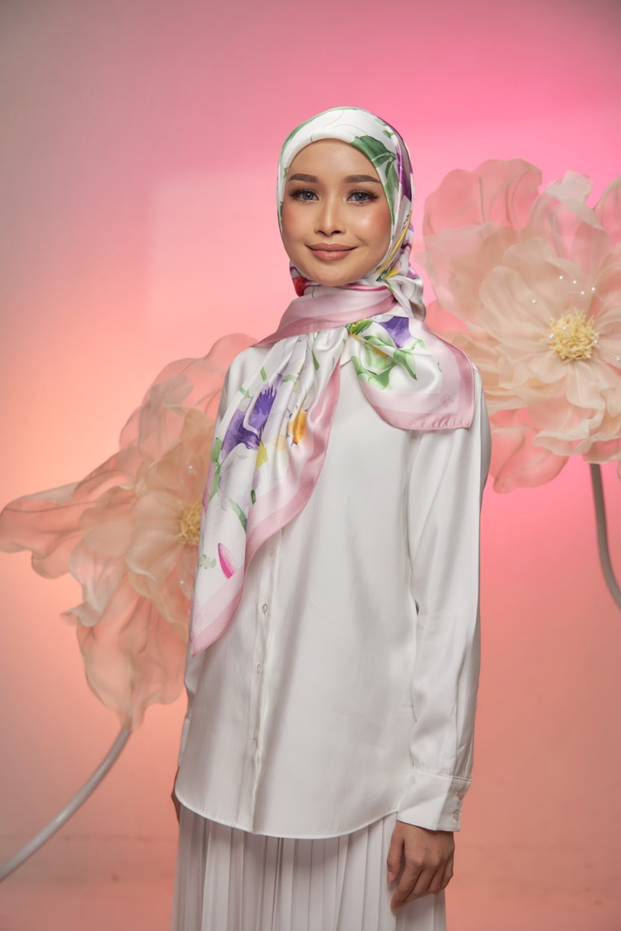 Raffida Tulip In Soft White Pink