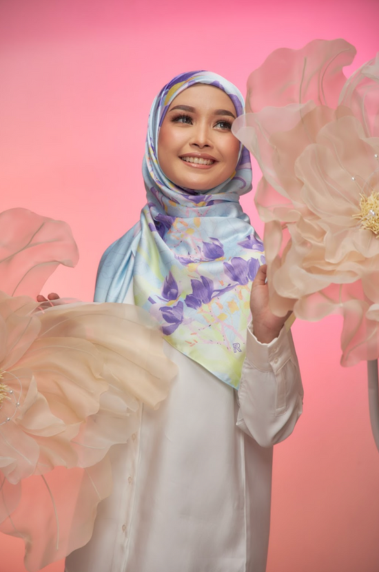 Raffida Daisy In Sky Blue Purple