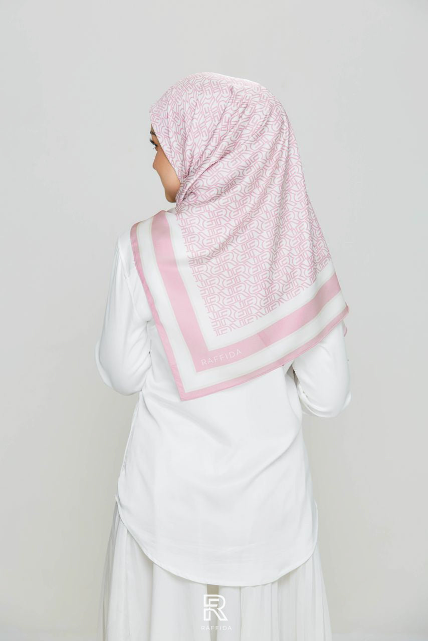 Raffida Monogram Classic In Dusty Pink