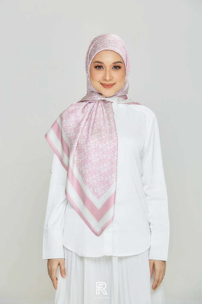 Raffida Monogram Classic In Dusty Pink