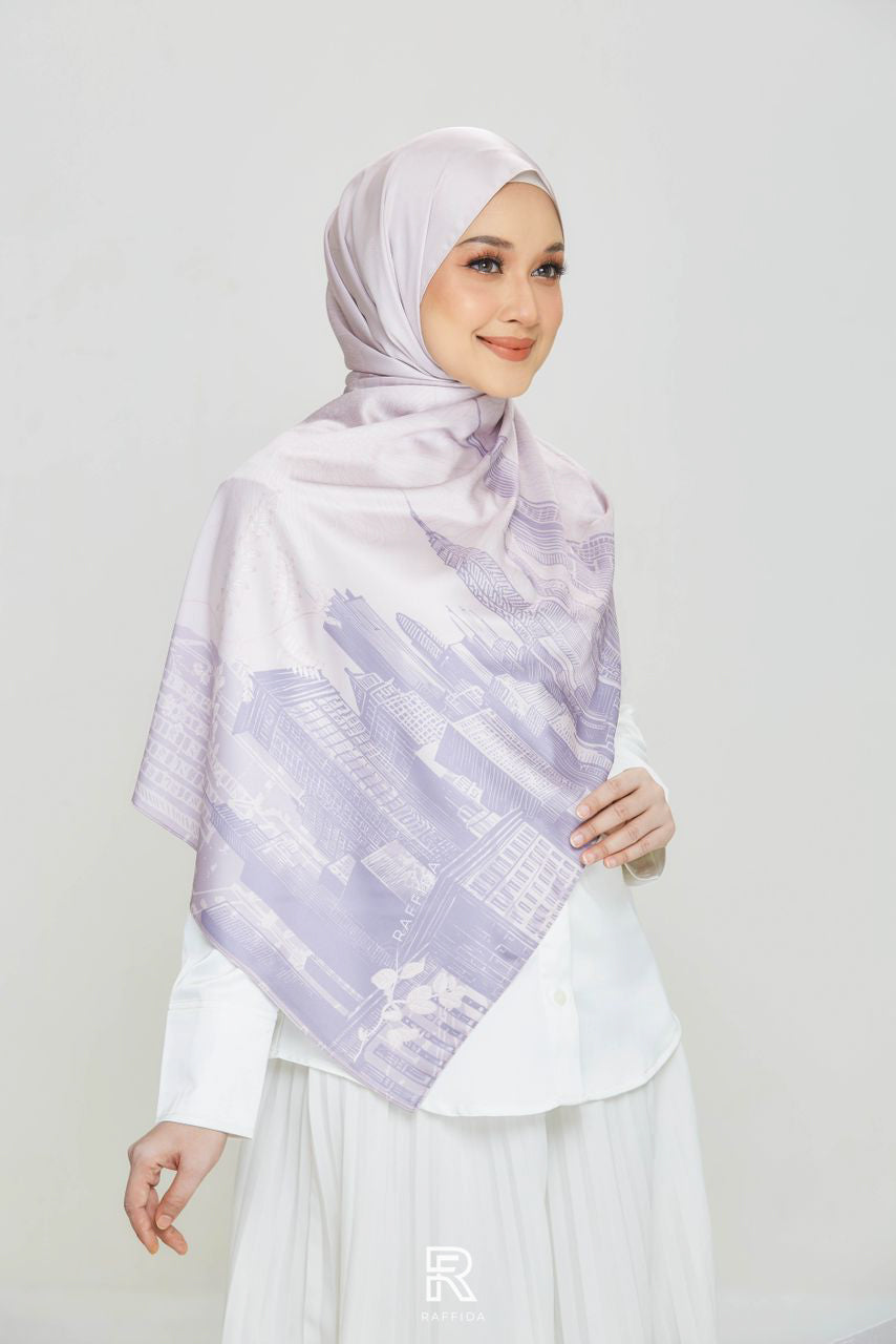 Raffida Manhattan Shawl In Beige Lavender