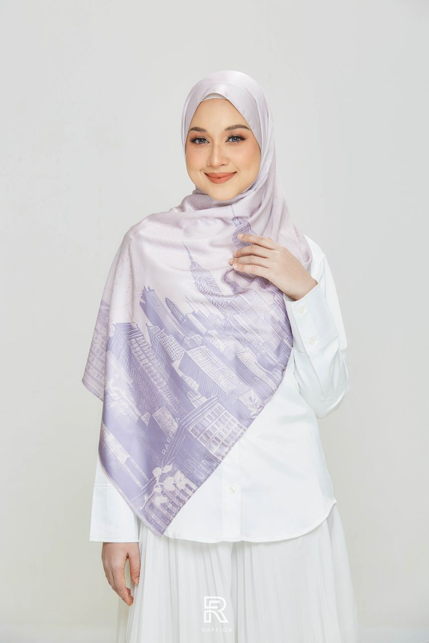 Raffida Manhattan Shawl In Beige Lavender