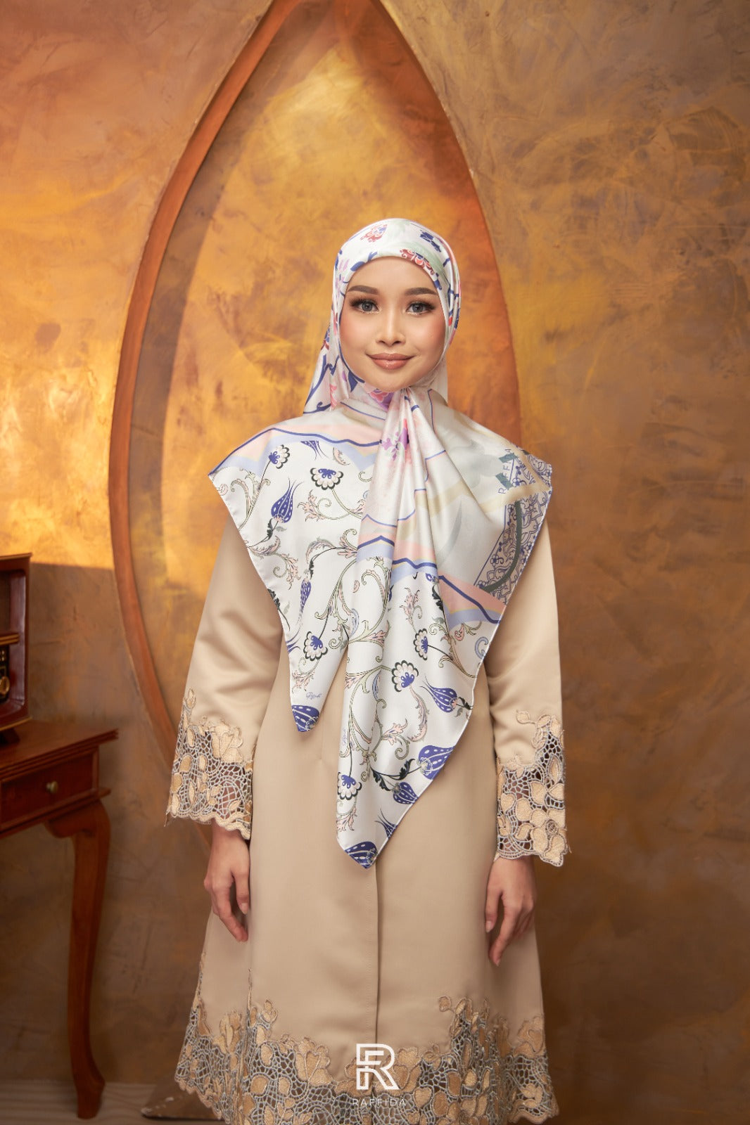 Raffida Zahraa In White Blue