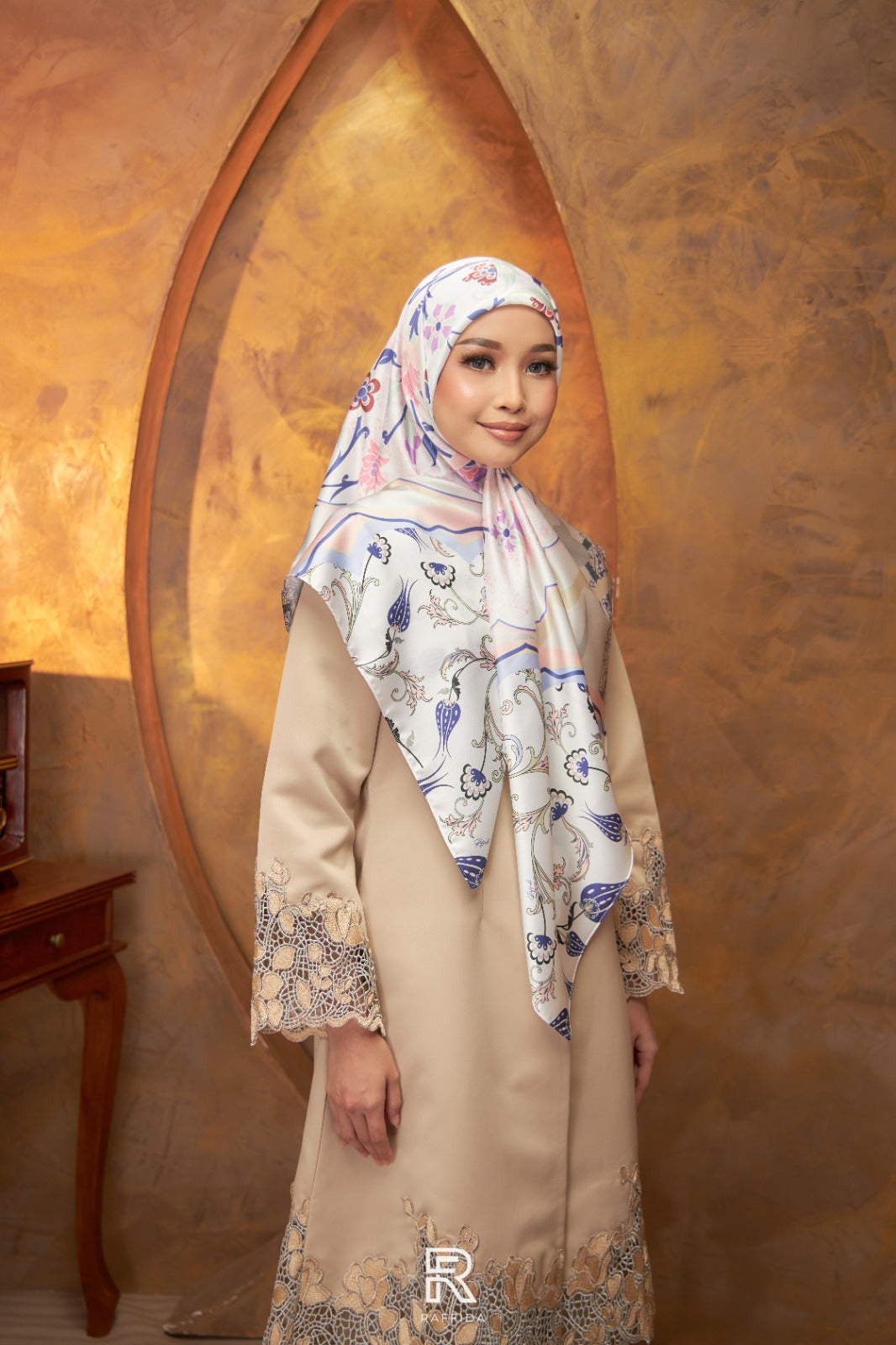 Raffida Zahraa In White Blue