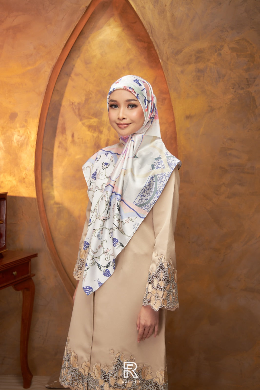 Raffida Zahraa In White Blue