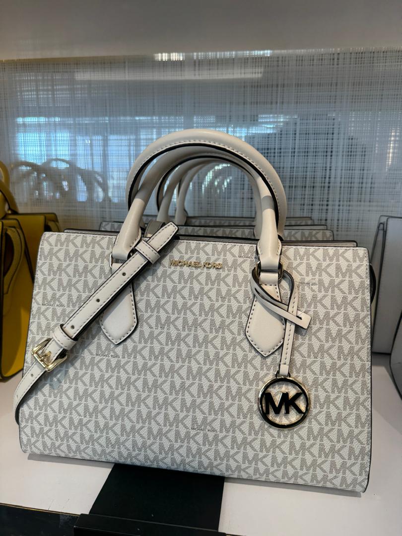 Michael Kors Sheila Medium Satchel In Monogram Lt Cream (Pre-Order)