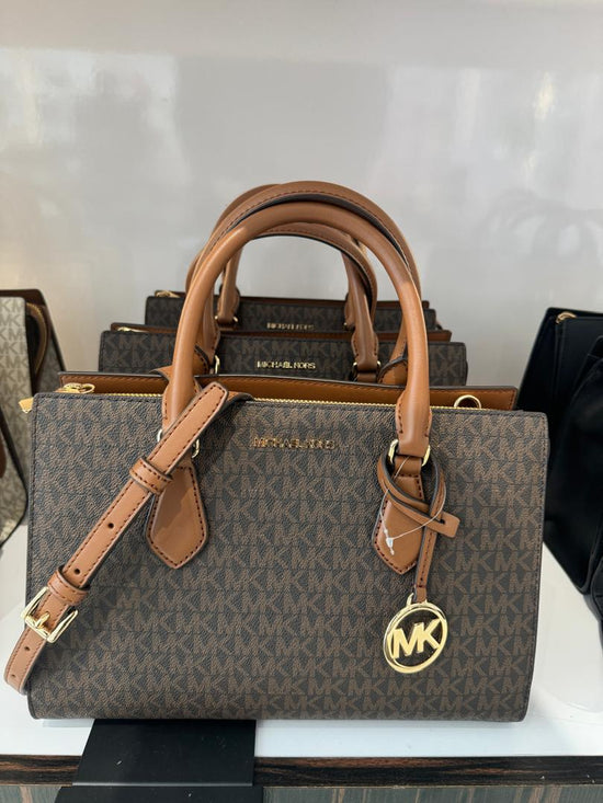 Michael Kors Sheila Small Central Zip Satchel In Monogram Brown (Pre-Order)