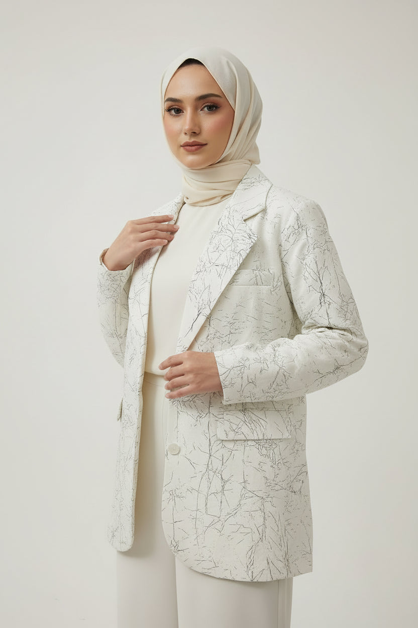 Raffida Macy Ivory Sketch Blazer In Off White (L)