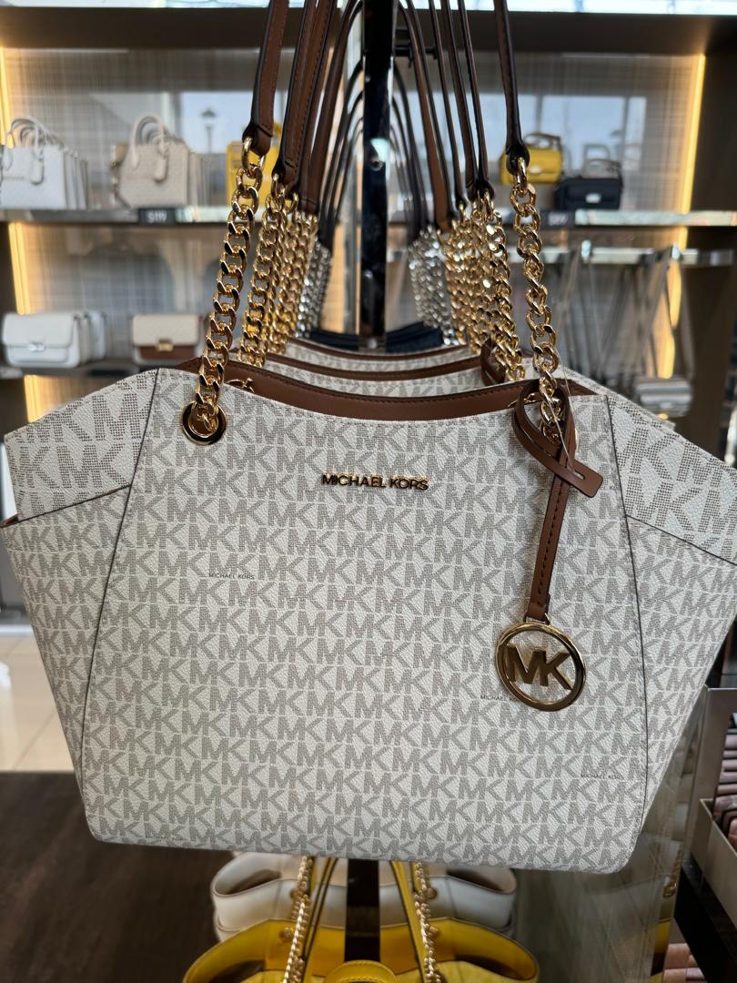 Michael Kors Jet Set Large Chain Shoulder Tote Bag In Monogram Vanilla (Pre-Order)