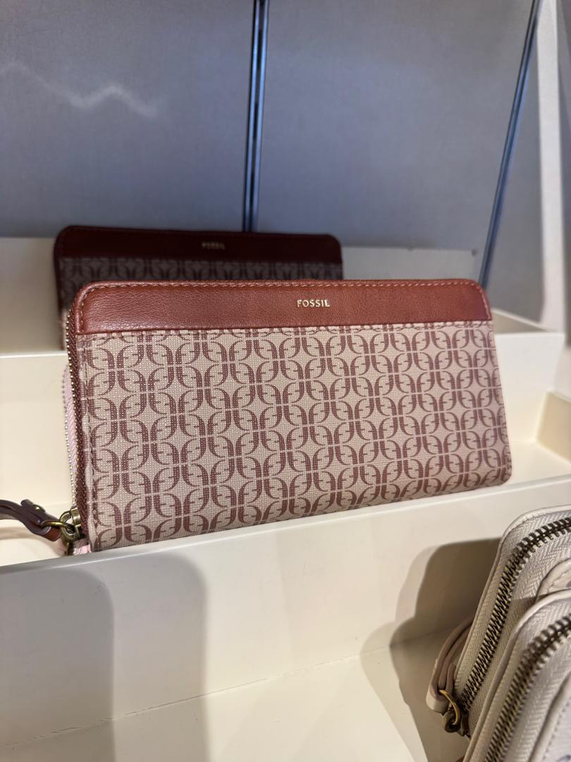 Fossil Jori Zip Clutch In Brown Multi (Pre-Order)