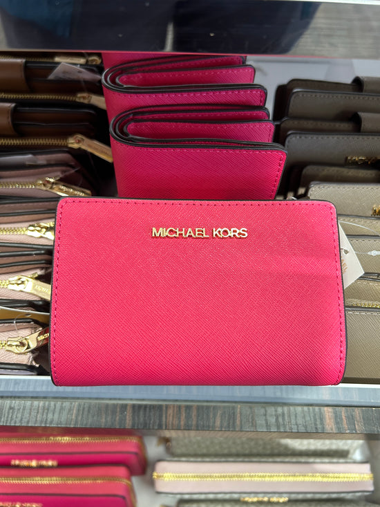 Michael Kors Jet Set Travel Medium Bifold Zip Corner Wallet In Saffiano Electric Pink (Pre-Order)