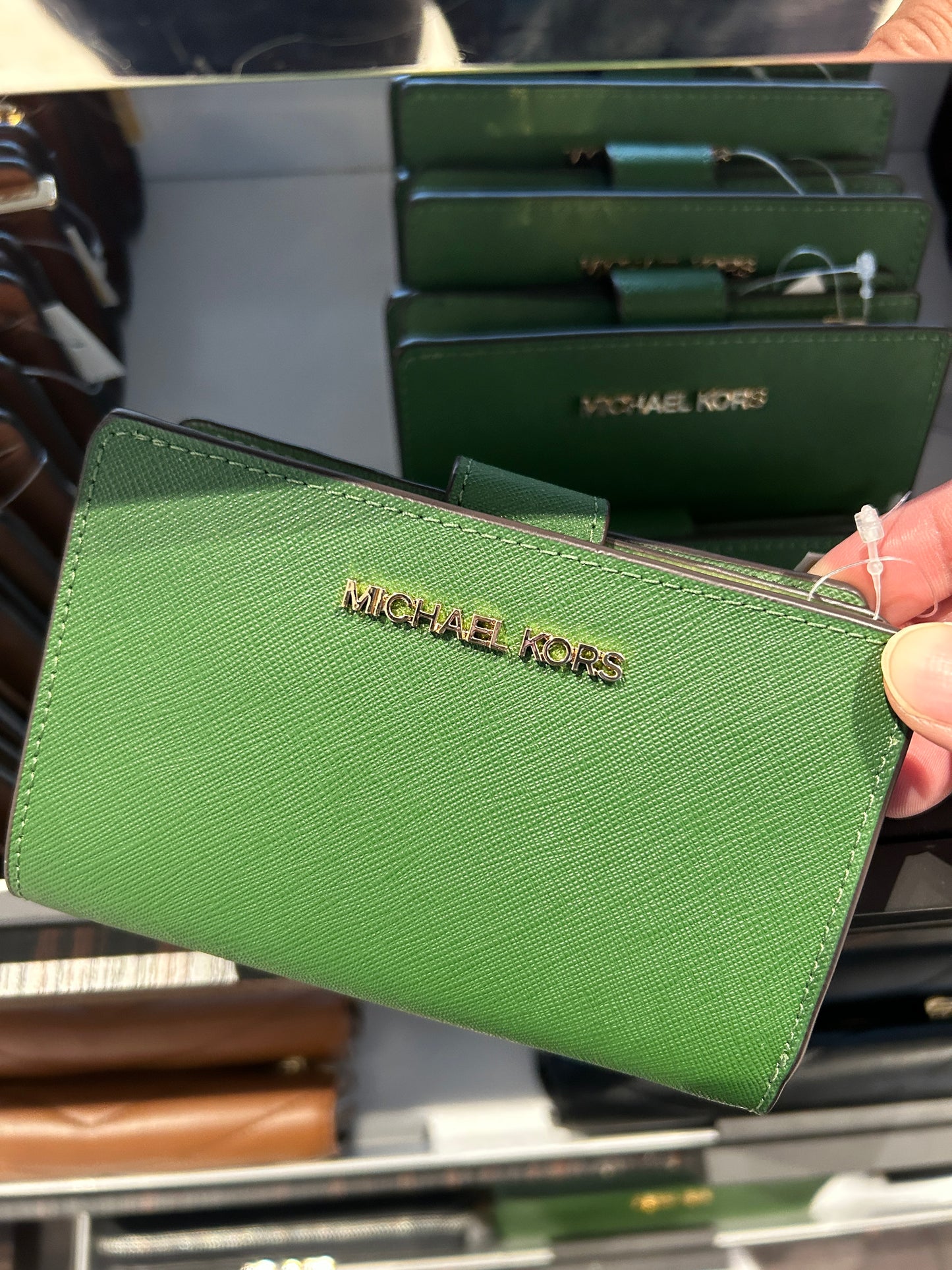 Load image into Gallery viewer, Michael Kors Jet Set Travel Medium Bifold Zip Corner Wallet In Saffiano Fern Green (Pre-Order)
