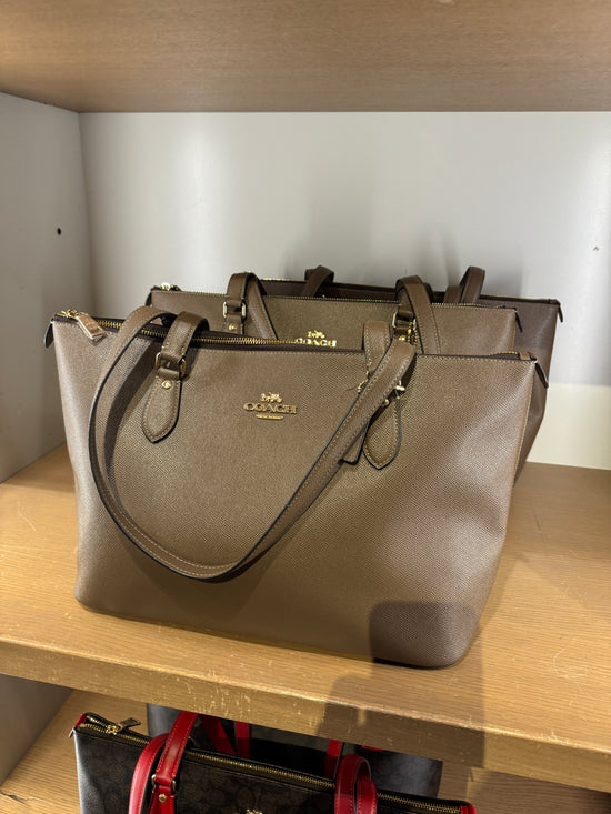 Coach Gallery Tote In Gold Dark Stone (Pre-Order)