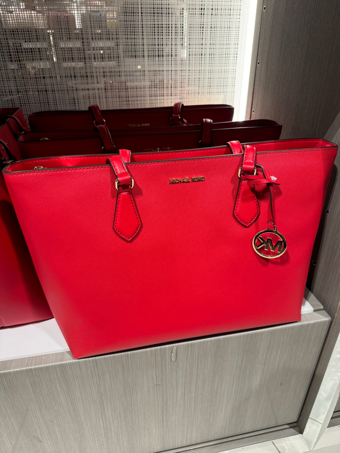 Michael Kors Sheila Large Tote In Bright Red (Pre-Order)