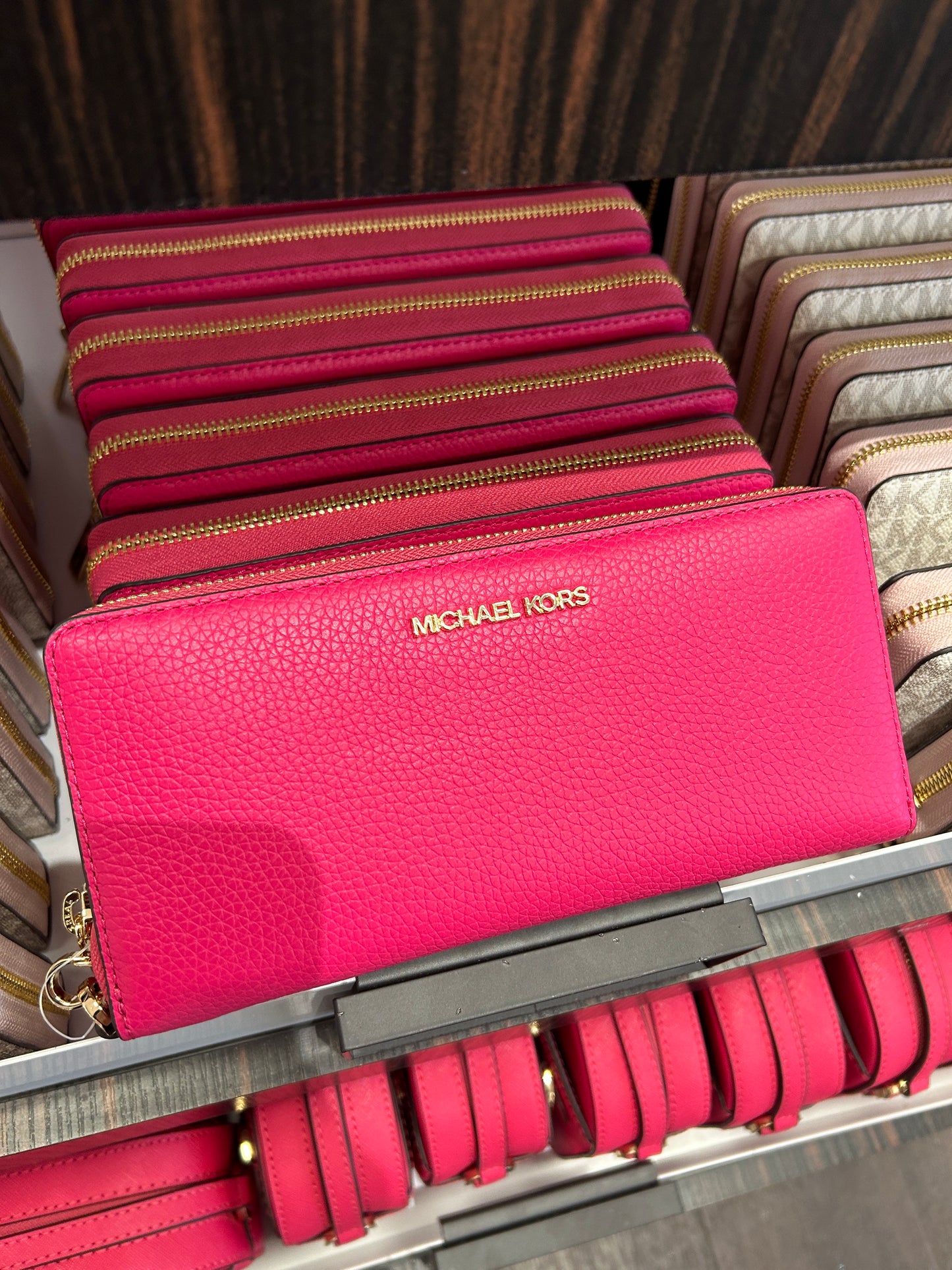 Michael Kors Jet Set Travel Xl Wallet In Electric Pink