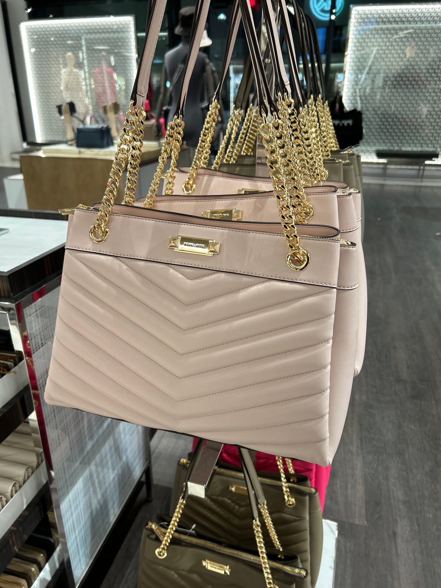 Load image into Gallery viewer, Michael Kors Whitney Medium Chain Shoulder Tote In Powder Blush (Pre-Order)

