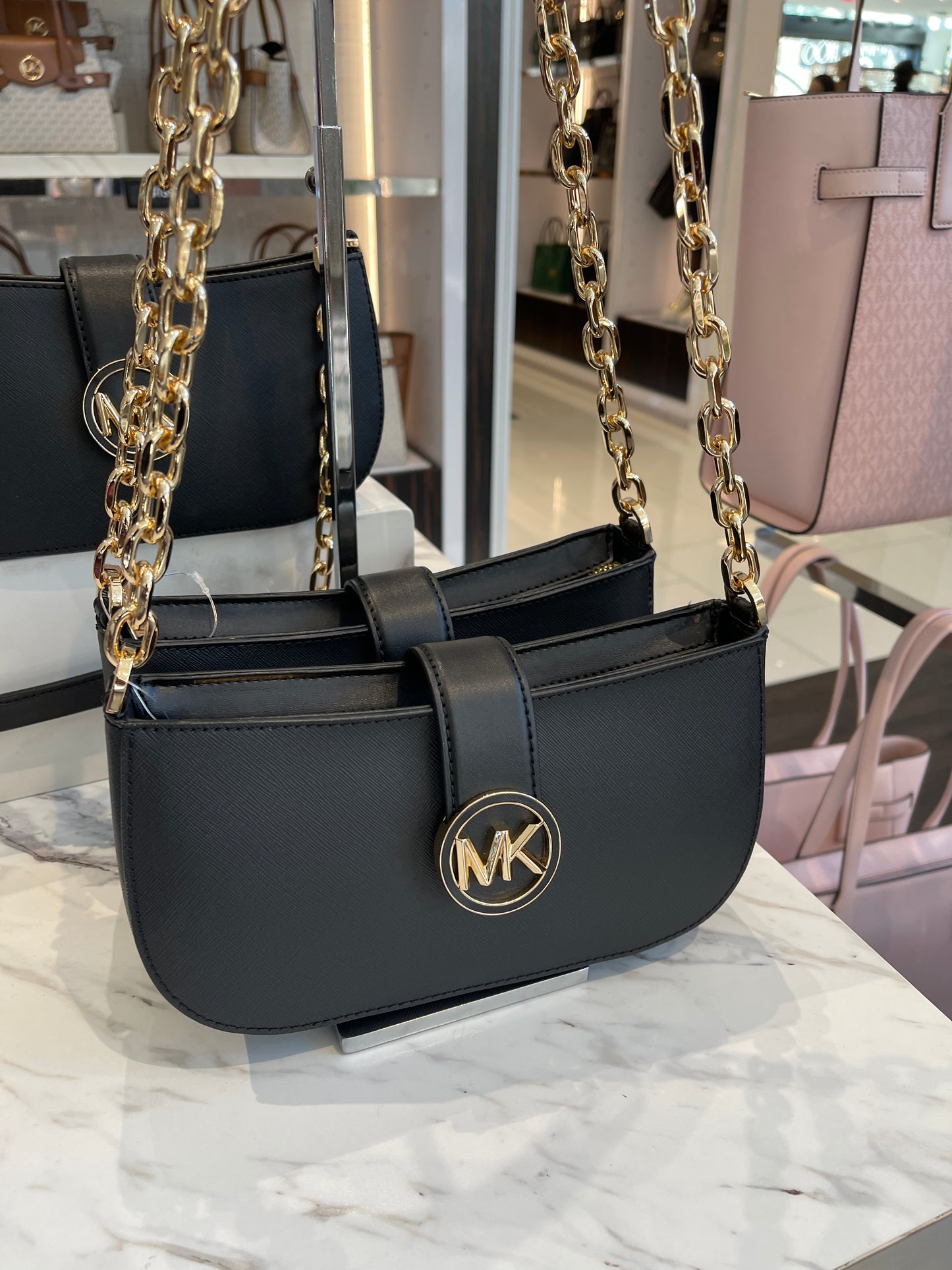 Michael kors black on sale satchel with gold chain