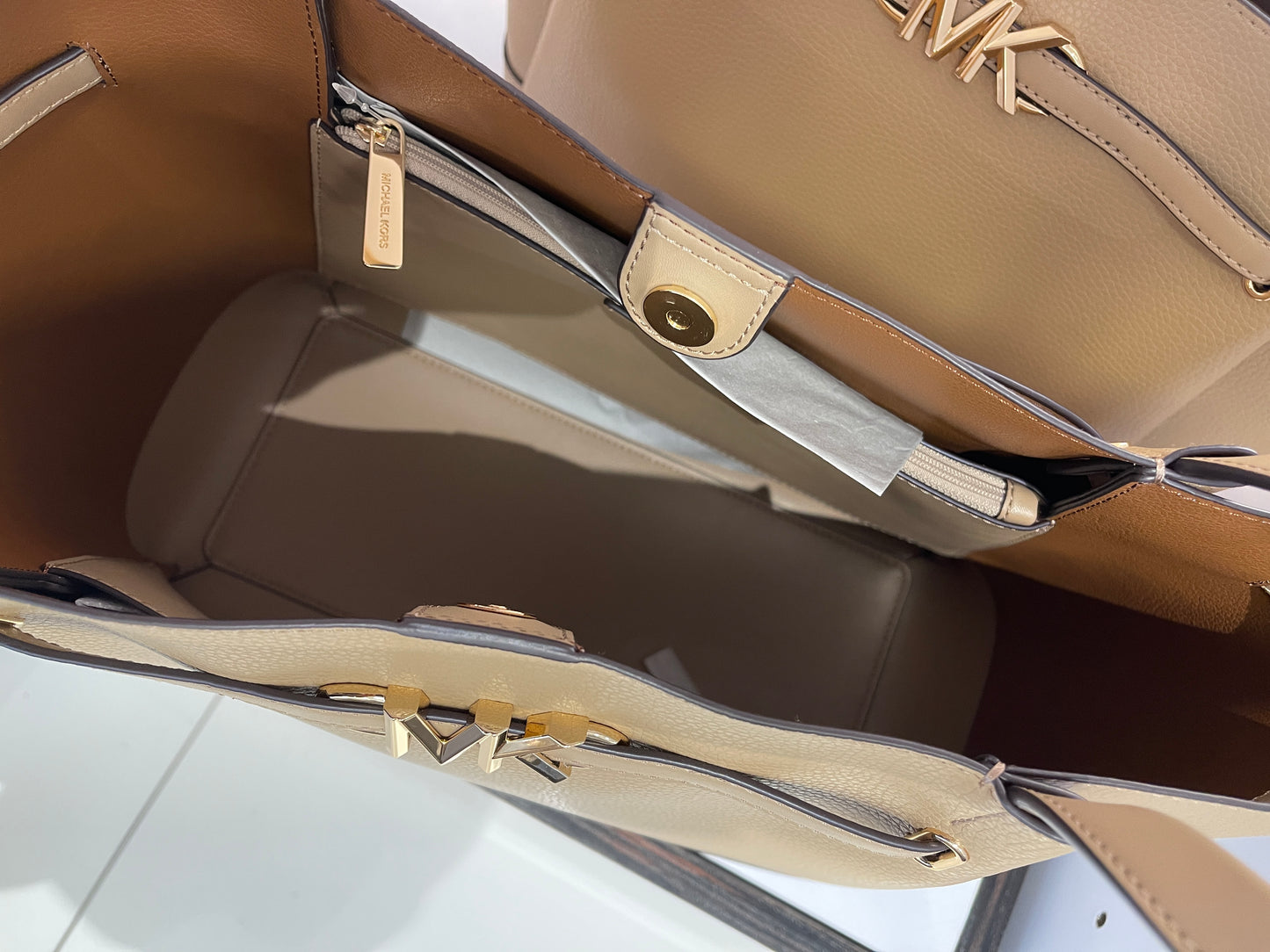 Michael Kors New Reed Large Belted Tote In Camel